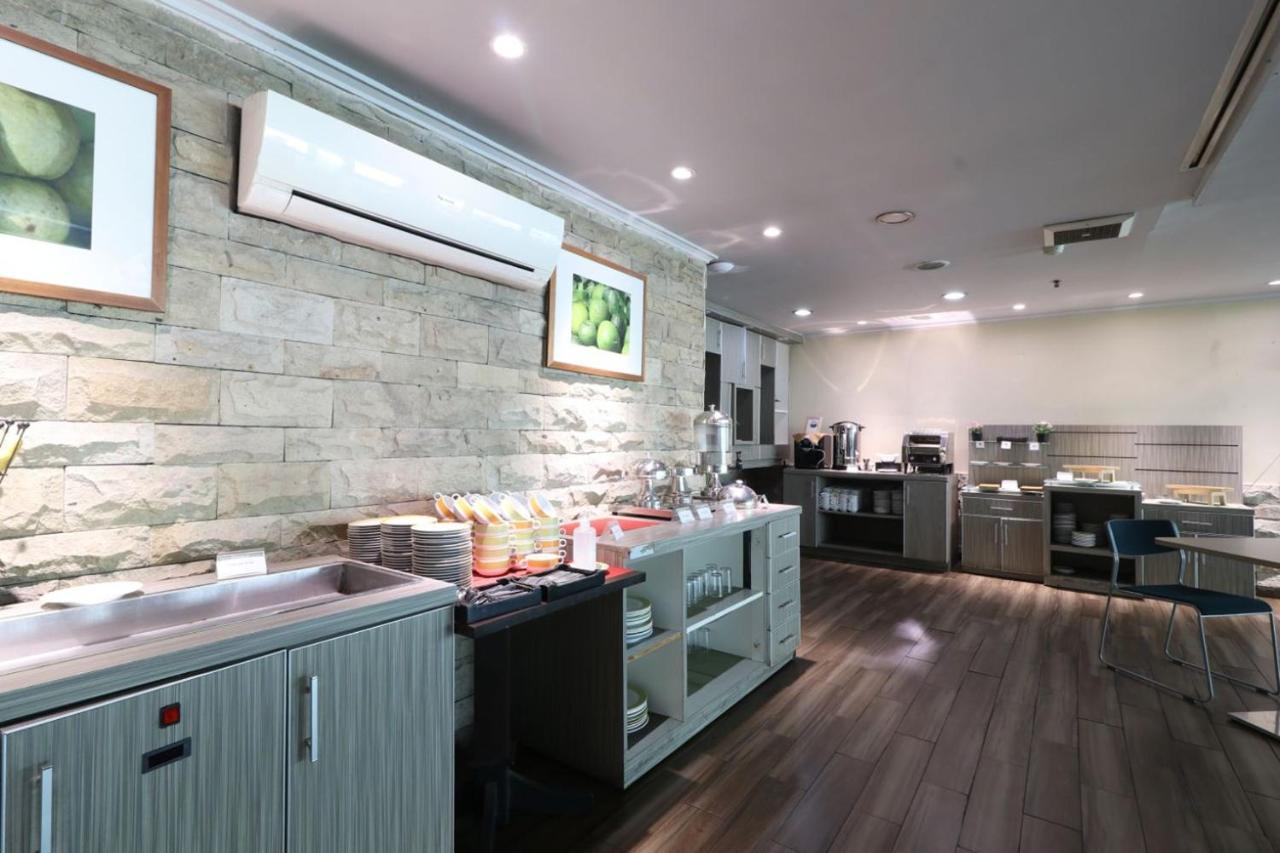 Tamarin Hotel Jakarta Manage By Vib Hospitality Management Exteriör bild